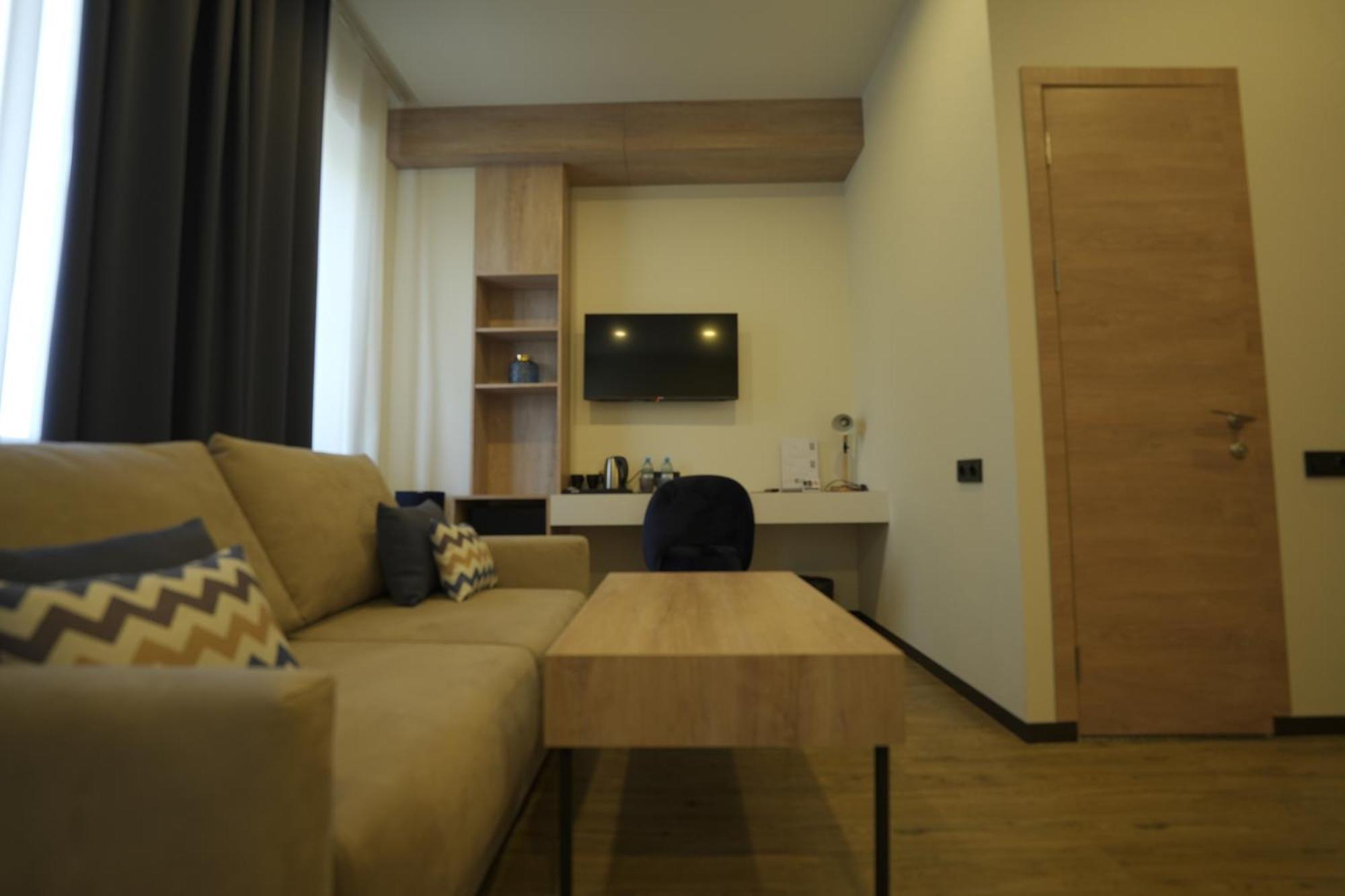 4Guest Hotel Ереван Екстериор снимка