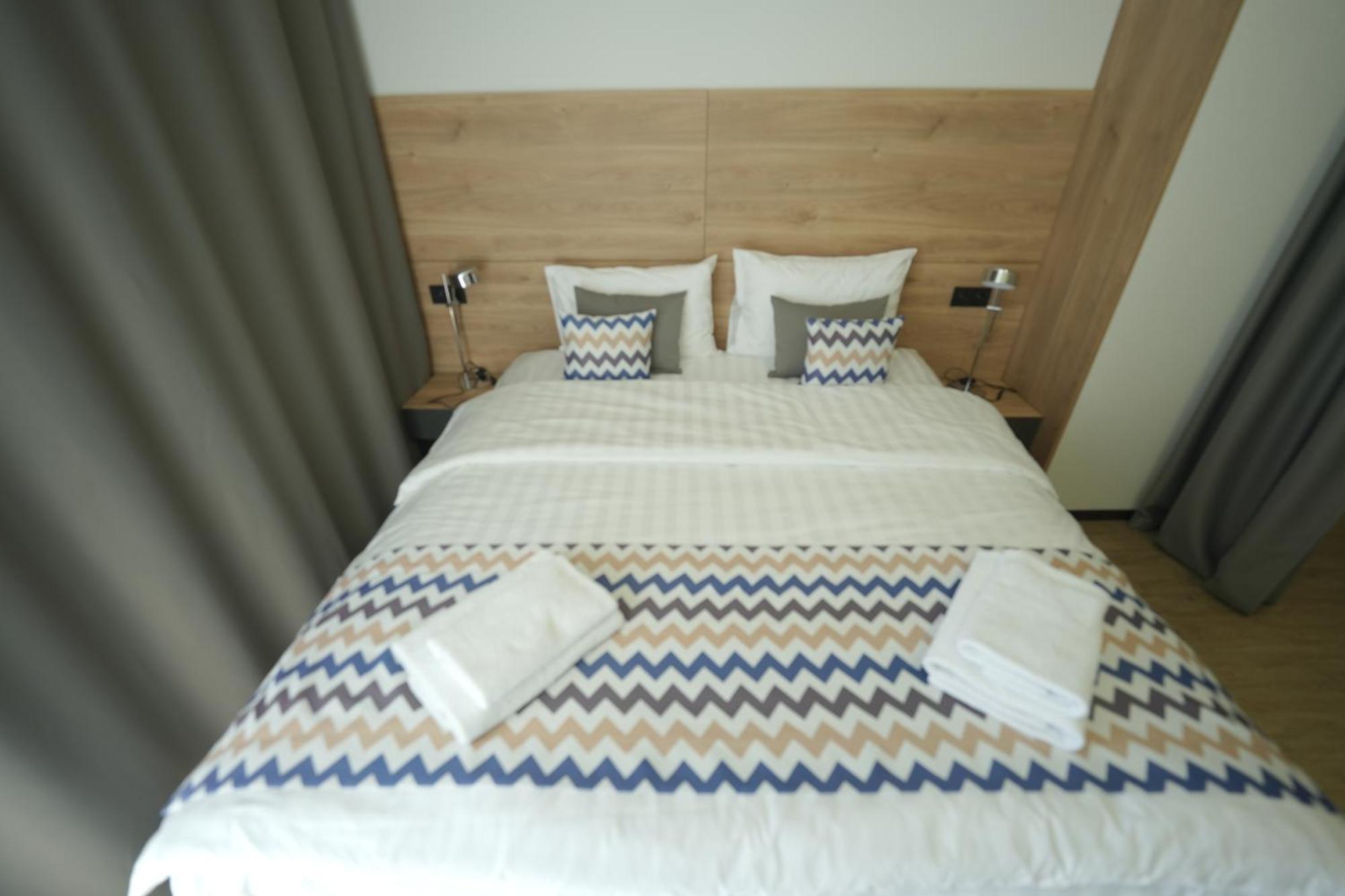 4Guest Hotel Ереван Екстериор снимка