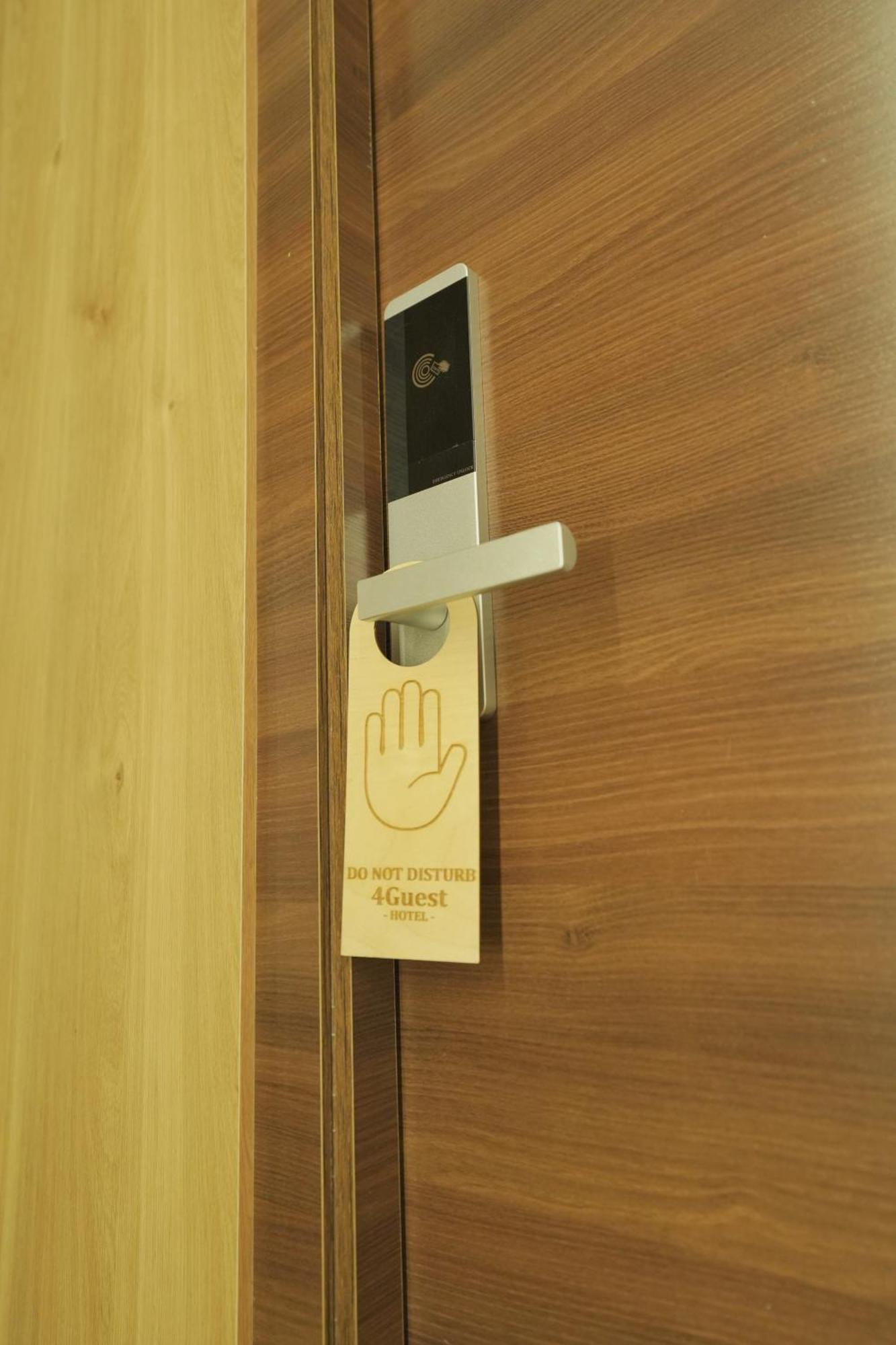4Guest Hotel Ереван Екстериор снимка